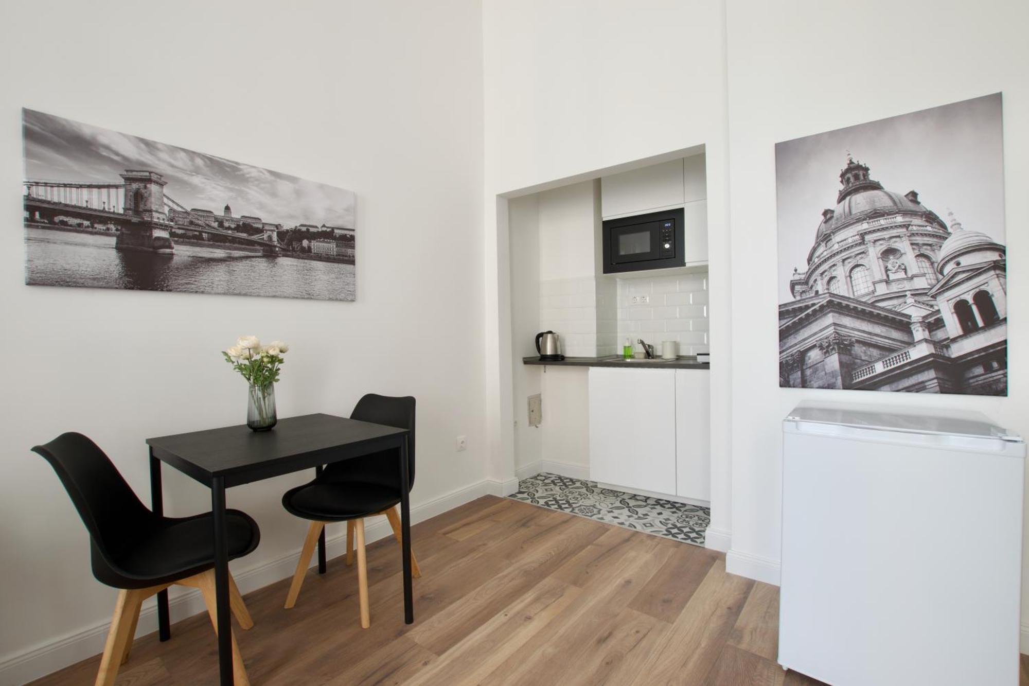 Standard Apartment By Hi5- Rakoczi Studio Budapeste Exterior foto